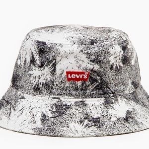 Levis hat